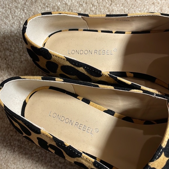 🔥Cheetah Print Shoes - Picture 2 of 6